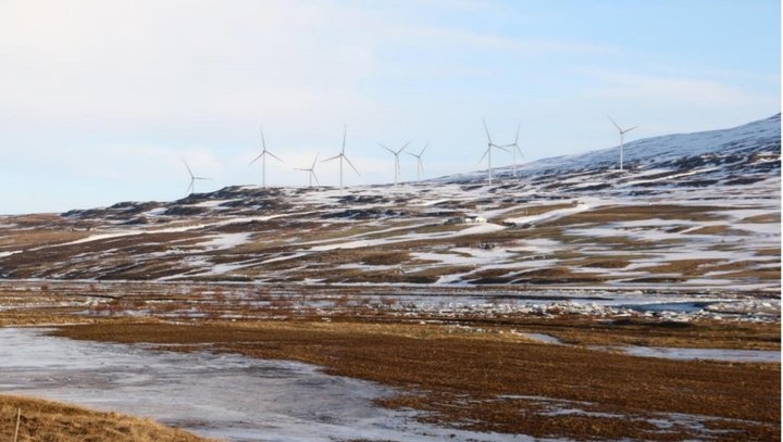 Sýnileiki vindmylla í Vindheimavirkjun frá Hörgárdalsvegi, milli bæjanna Lönguhlíðar og Hallfríðarstaða
