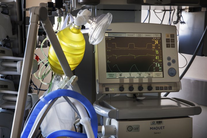 Ef 10 prósent þjóðarinnar myndi sýkjast á stuttum tíma gætu 90-350 manns þurft á öndunarvél að halda.