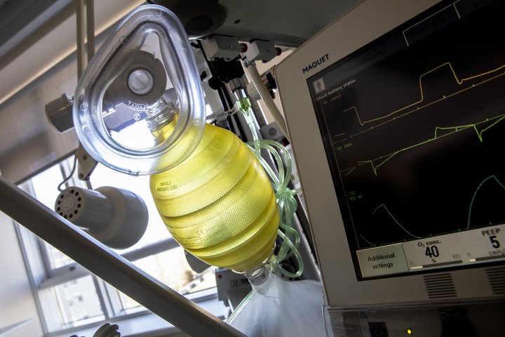 Einn sjúklingur með COVID-19 liggur á gjörgæsludeild Landspítalans.