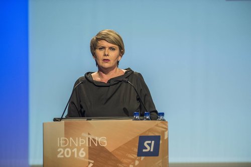 Ragnheiður Elín Árnadóttir er iðnaðar- og viðskiptaráðherra. 