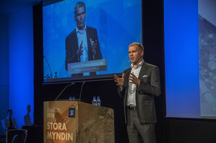 Almar Guðmundsson, fyrrverandi framkvæmdastjóri Samtaka iðnaðarins, var nýlega ráðinn framkvæmdastjóri Reiknistofu lífeyrissjóða.