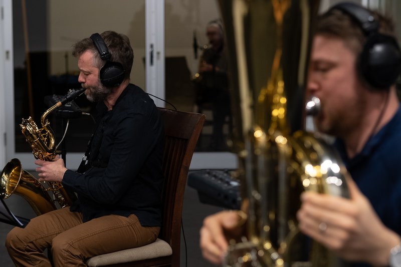 Hljómsveitin að störfum.