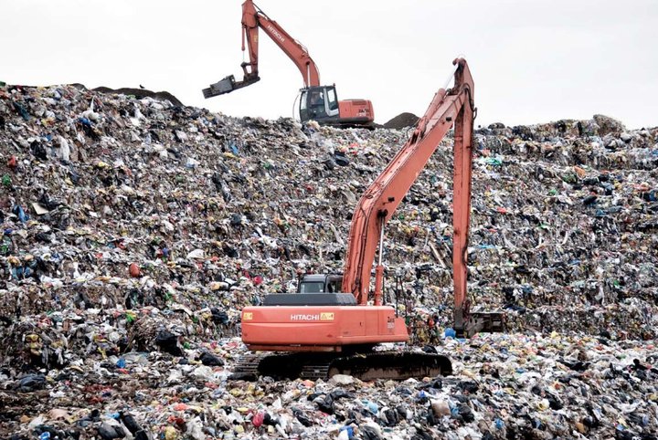 Gríðarlegt magn af almennu sorpi er fargað með urðun í Álfsnesi.