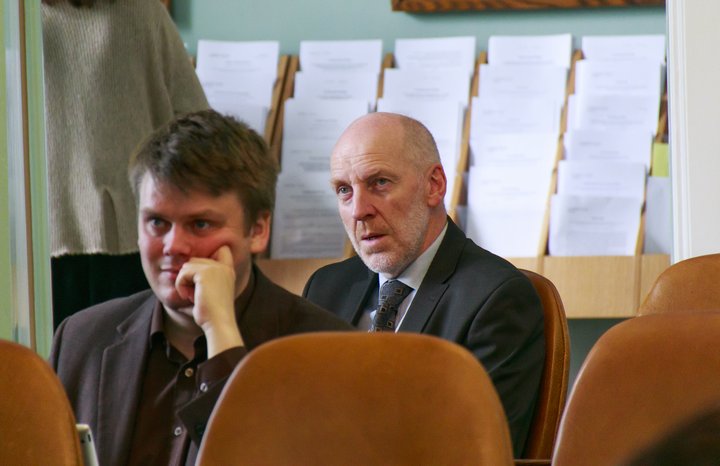 Andrés Ingi Jónsson spurði Steingrím J. Sigfússon um kostnað vegna farsíma og netttenginga.