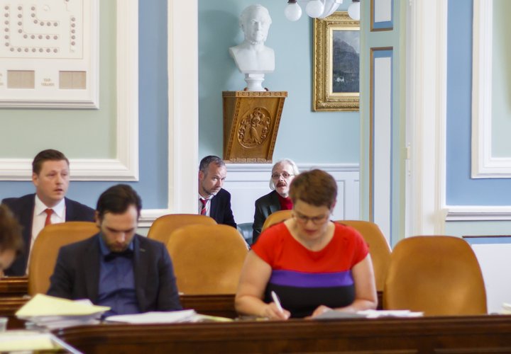 Alþingi hefur nú tuttugu almenna þingfundardaga til stefnu til að samþykkja 49 stjórnarfrumvörp sem bíða afgreiðslu. 