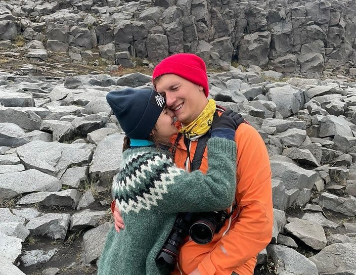 Viktoría og Anton Garbar eru nú í haldi ítalskra yfirvalda, eftir að hafa verið fylgt frá Íslandi í fylgd fjögurra lögregluþjóna.