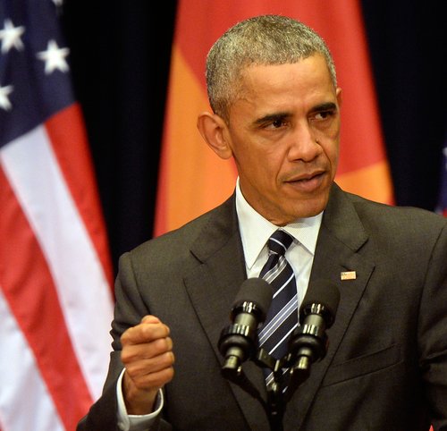 Barack Obama beitir höndunum á sérstakan hátt til þess að leggja áherslu á mál sitt. 