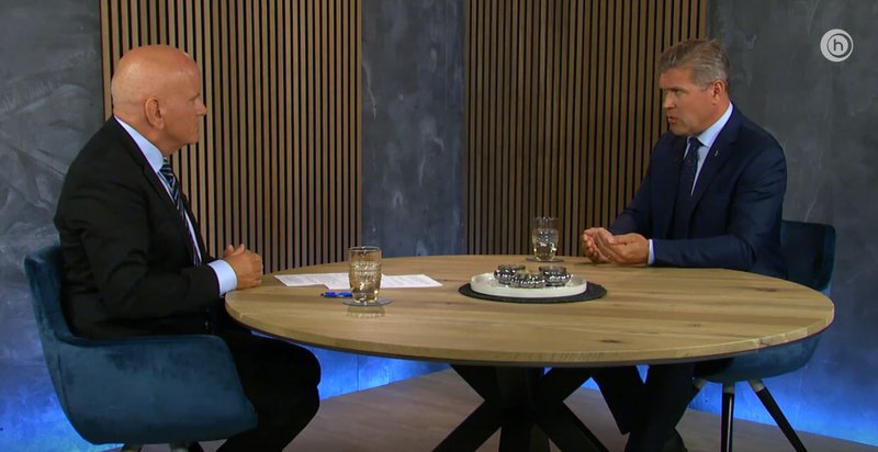 Páll og Bjarni ræða saman í þættinum í gær. Skjáskot úr útsendingu Hringbrautar.