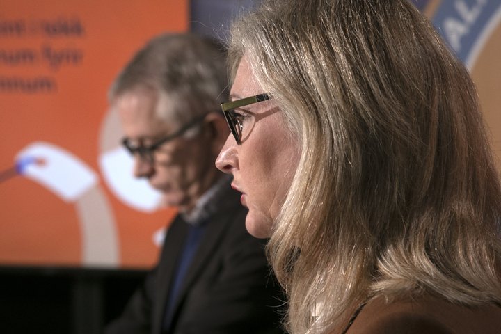 Þórólfur Guðnason sóttvarnalæknir og Alma Möller landlæknir.