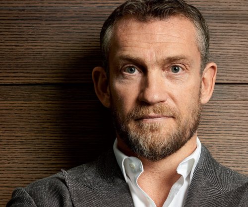 Björgólfur Thor Björgólfsson er eini Íslendingurinn sem kemst á lista Forbes yfir milljarðamæringa heimsins í dölum talið. Á síðasta lista tímaritsins sat hann í 1.116 sæti yfir ríkustu menn heims með eignir upp á 1,8 milljarð dala, eða 186 milljarða króna.