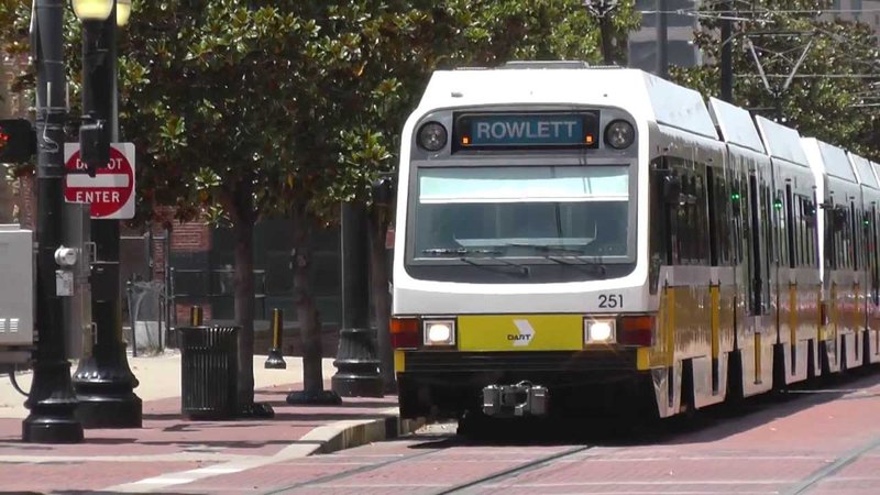 Dallas Area Rapid Transit, eða DART-lestar hafa vakið mikla lukku.