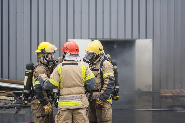 Slökkviliðsmenn að störfum.