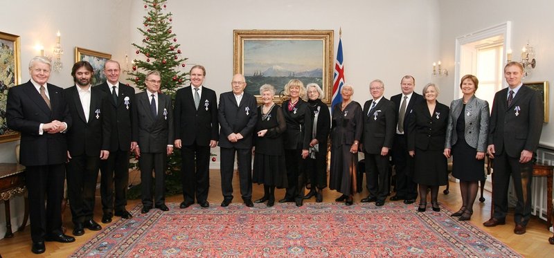 Frá veitingu fálkaorðunnar 1. janúar 2007. Sigurður Einarsson er fjórði frá hægri.