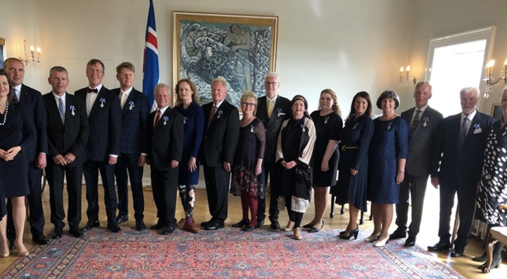 Forseti Íslands ásamt þeim sem hlutu fálkaorðuna 2019.