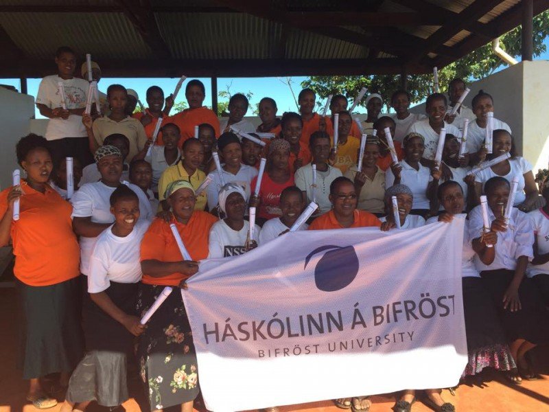 Verkefnið er byggt á námskeiðinu Máttur kvenna sem kennt hefur verið síðastliðin 10 ár við Háskólann á Bifröst. 