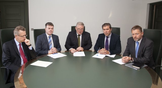 Í Þjóðhagsráði sitja forsætisráðherra, sem stýrir fundum ráðsins, fjármála- og efnahagsráðherra og forsvarsmenn Samtaka atvinnulífsins, Sambands íslenskra sveitarfélaga og Seðlabanka Íslands. Allir sem þar sitja eru karlmenn.