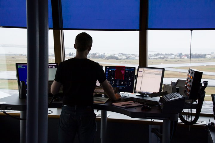 Flugumferðarstjórar hafa staðið í miklum deilum við ISAVIA undanfarið.  