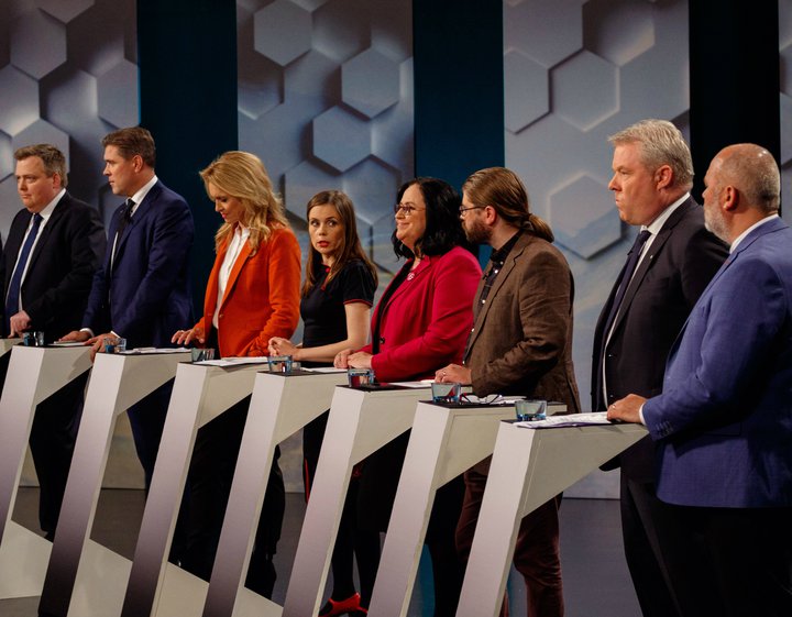 Það styttist í að forsvarsmenn stjórnmálaflokkanna takist aftur á í sjónvarpssal í aðdraganda kosninga. Hér sjáum við fulltrúa þeirra átta sem náðu inn á þing í kappræðum hjá RÚV haustið 2017.