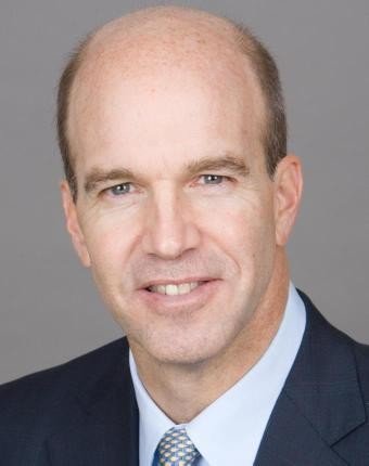 Frank Brosens, stærsti eigandi og stjórnandi Taconic Capital. Eignir sjóðsins nema meira en 7,7 milljörðum Bandaríkjadala, eða sem nemur tæplega átta hundruð milljörðum króna.