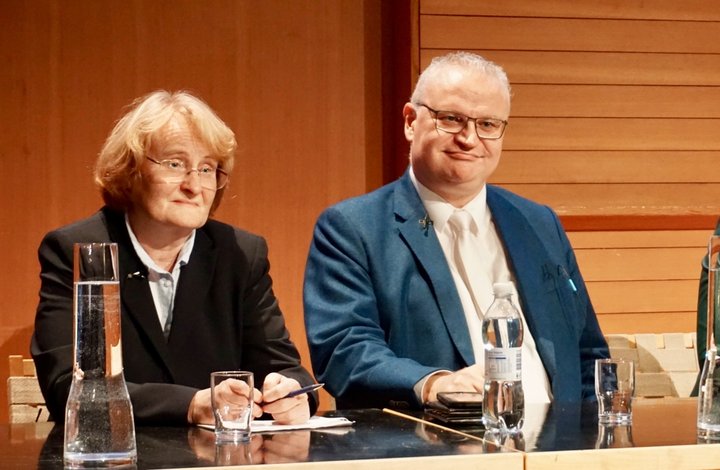 Nefnd - María Sigurjónsdóttir og Páll Hreinsson.