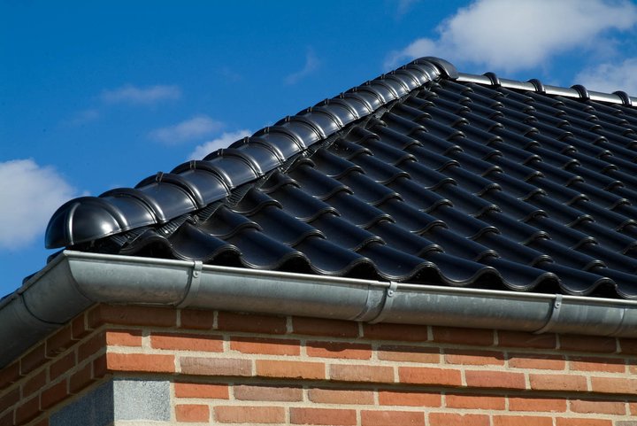 Endurkast af gljásteinsþökum hefur virkað sem ljóskastari á nágranna þeirra sem komið hafa komið sér upp slíkum þökum.