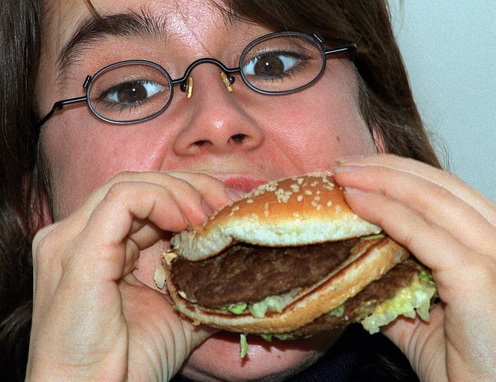 Ungar konur í yfirþyngd eru líklegastar til að hafa óheilbrigt viðhorf til eigin mataræðis. 