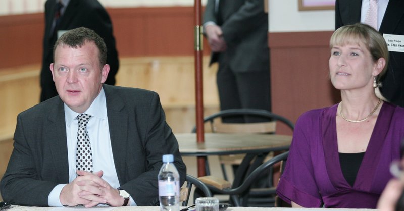 Lars Løkke Rasmussen og eiginkona hans Solrun. Mynd: EPA.