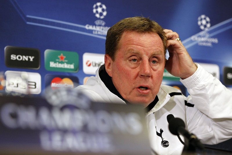 Harry Redknapp á blaðamannafundi fyrir Tottenham eftir að hann kom liðinu í Meistaradeild Evrópu.