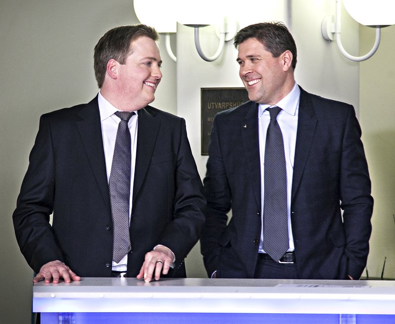 Sigmundur Davíð og Bjarni voru mjög ánægðir með hvorn annan þegar þeir mynduðu saman ríkisstjórn. Sú ánægja er ekki lengur til staðar.