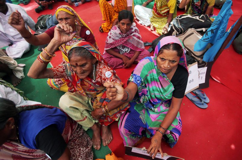 Mótmælendur Sardar Sarovar-stíflunnar. Mynd: EPA