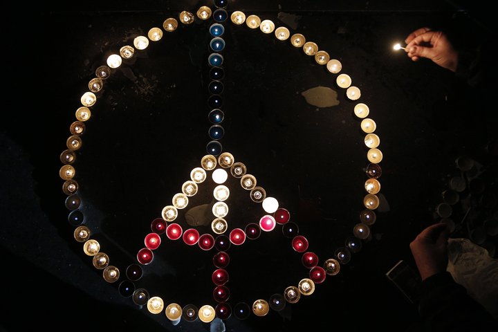 VIka er liðin frá hryðjuverkunum í París. 