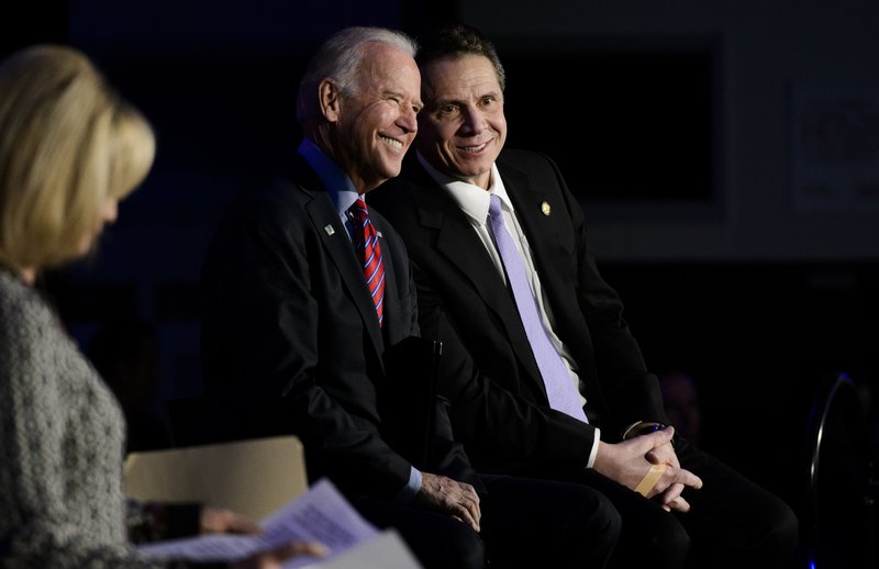 Joe Biden Bandaríkjaforseti og Andrew Cuomo hafa verið nánir bandamenn í þónokkurn tíma. Mynd: EPA