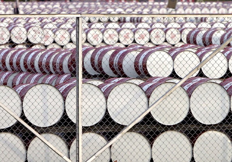 Offramboð hefur verið á olíu í heiminum undanfarin ár og er það ein ástæða þess að heimsmarkaðsverð á olíu er lágt.