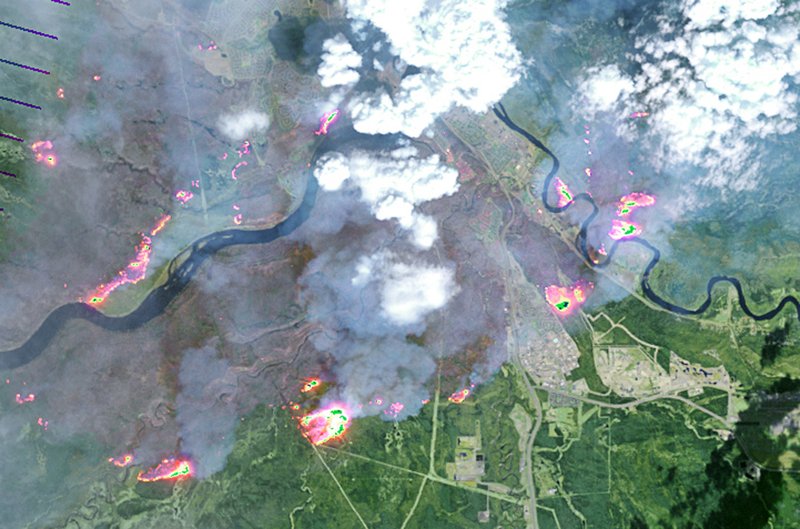 Gróðureldarnir í Kanada hafa breitt hratt úr sér eins og sjá má á þessari yfirlitsmynd.