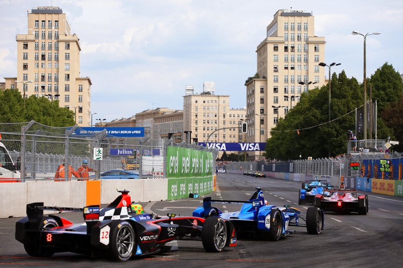 Formúla E-kappaksturinn fer fram í borgum heims á tímabundnum brautum eins og þeirri sem hugsanlega verður gerð í Kaupmannahöfn.