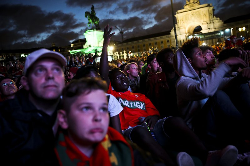 Stemmningin var ekki eins góð í Lisabon. Portúgalir eru eflaust fúlir með að hafa ekki unnið Ísland.