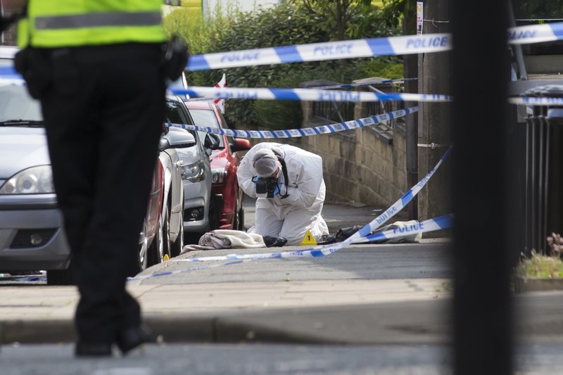 Lögregla að störfum á vettvangi í Bristall.