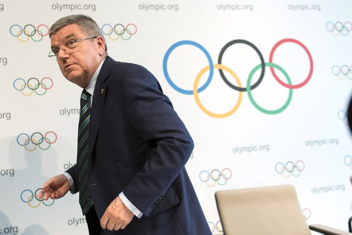 Thomas Bach, formaður alþjóða ólympíunefndarinnar, eftir tilkynninguna í dag.