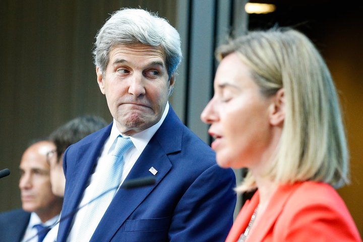 John Kerry, utanríkisráðherra Bandaríkjanna, og Federica Mogherini, utanríkismálastjóri ESB, á blaðamannafundi í dag.
