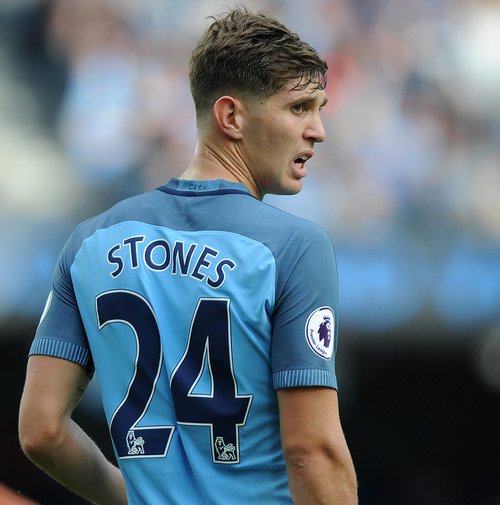 John Stones var keyptur til Everton fyrir um þrjár milljónir punda í janúar 2013. Rúmum þremur árum síðar var hann seldur fyrir 50 milljónir punda til Manchester City.
