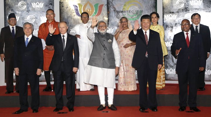 Leiðtogar BRICS-ríkjanna hittast við upphaf ráðstefnu þeirra sem fram fór um liðna helgi.