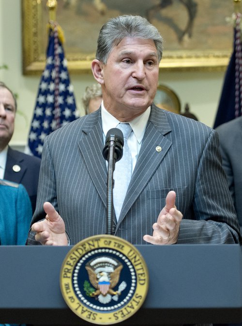 Joe Manchin þriðji er öldungardeildarþingmaður. Mynd: EPA