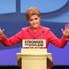 Nicola Sturgeon er til í að ræða málamiðlanir, en þó innan skynsamlegra marka. Hún segir ósanngjarnt af breskum stjórnvöldum að ætla að gata björgunarbát Skota, eftir að Brexit sökkti skipinu.