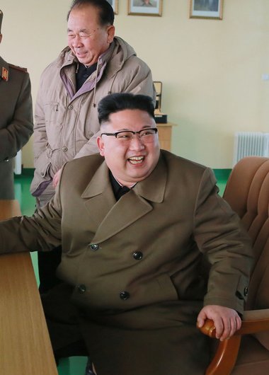 Kim Jong-un er æðsti ráðamaður í Norður-Kóreu. Hann hefur reynst enn óþægari ljár í þúfu en faðir hans.
