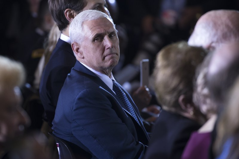 Mike Pence er að undirbúa svör sín við spurningum Mueller-rannsóknarinnar.