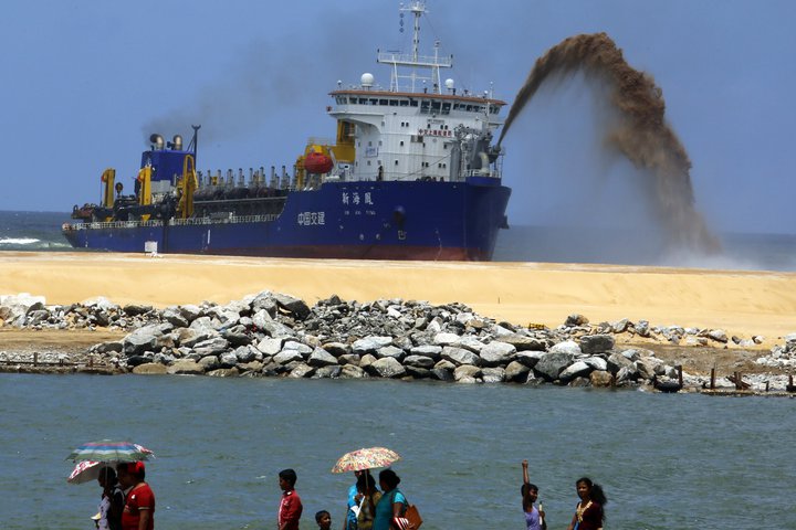 Uppbygging stórskipahafnarinnar í Colombo Port City.