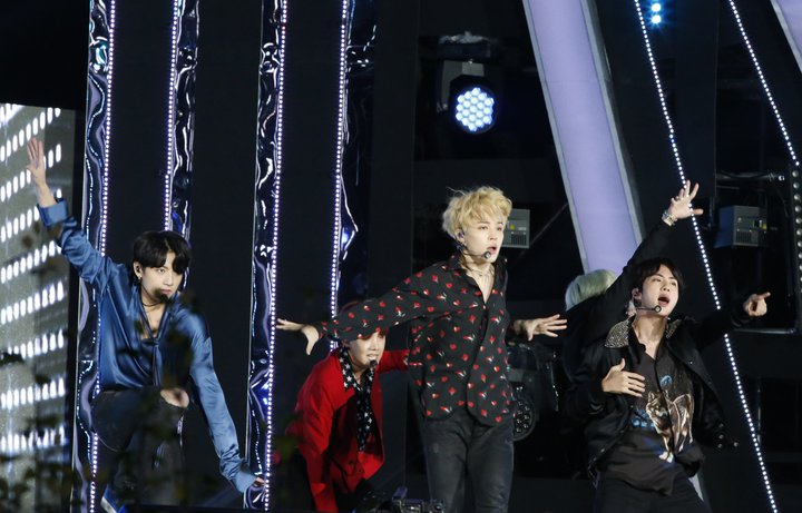 BTS hefur hlotið heimsfrægð og hefur komið suður-kóreskri menningu rækilega á kortið.