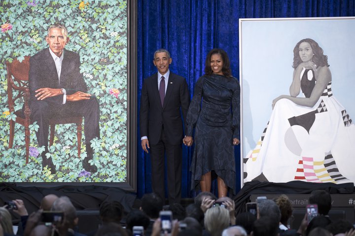 Frá vígslu málverkanna í febrúar árið 2018. Síðan þá hafa þau ekki verið sýnd hlið við hlið.