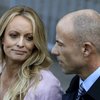 Stormy Daniels með lögmanni sínum Michael Avenatti.