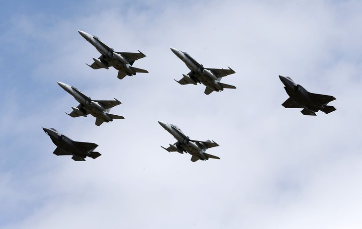 Danska varnarmálaráðuneytið, herinn og danska þingið, Folketinget, komust að þeirri niðurstöðu að F- 35 vélin væri besti kosturinn fyrir danska herinn.